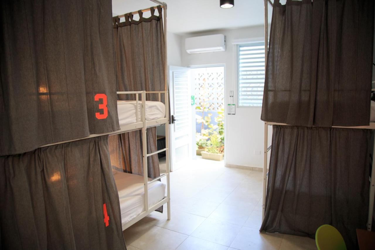 Nomada Beach Hostel- Isla Verde San Juan Esterno foto