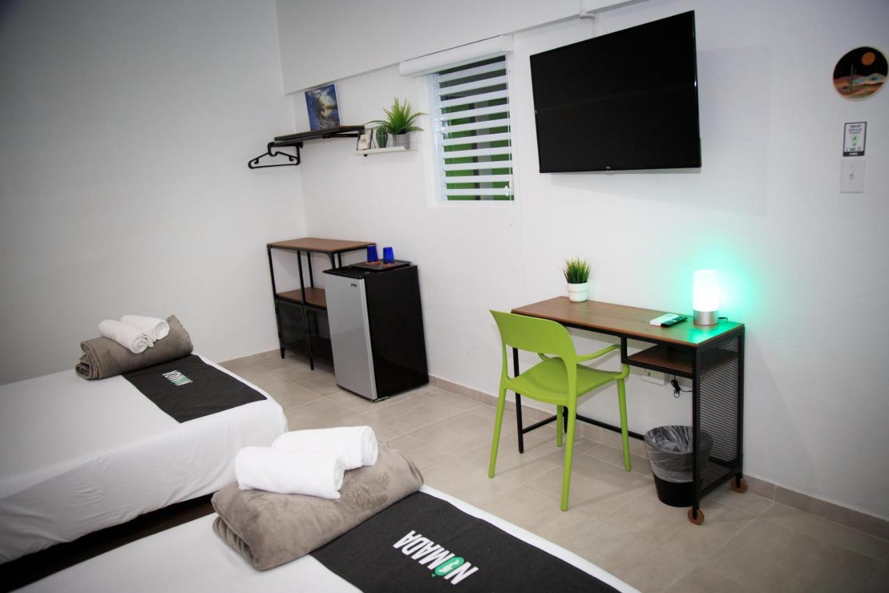 Nomada Beach Hostel- Isla Verde San Juan Esterno foto